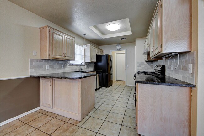 Building Photo - 2904 Canyon Oaks Ct