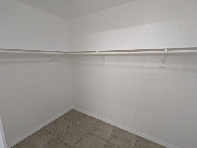 Building Photo - 1016 Royal Plum Ln