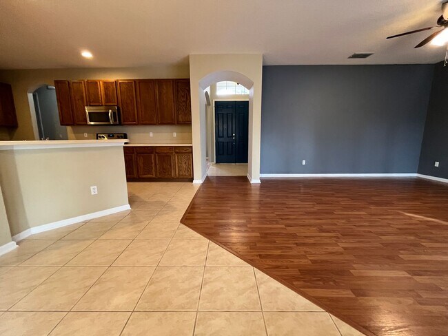 Building Photo - Retreat at Wekiva Gated Home with 3 Bedroo...