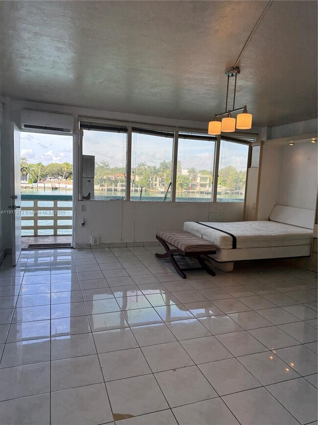 Building Photo - 6484 Indian Creek Dr