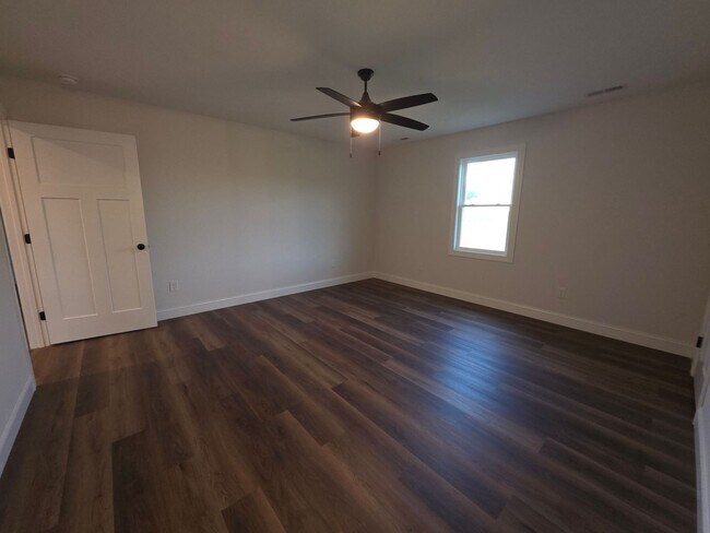 Building Photo - 2266 Smith Mountain Lake Pkwy
