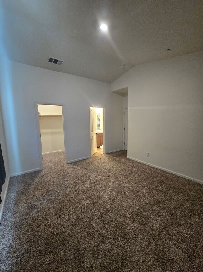 Building Photo - 799 W Brown Ave