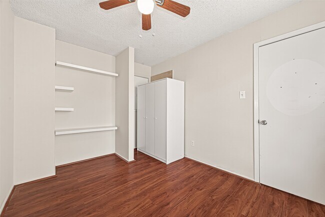 Building Photo - 13040 Greenway Chase Ct