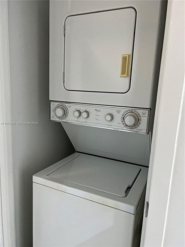 Building Photo - 300 S Australian Ave