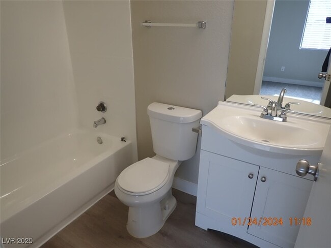 Building Photo - 4571 Carriage Park Dr