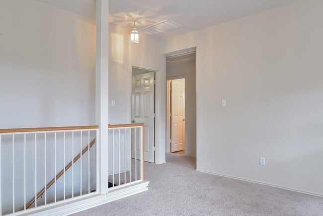 Building Photo - 520 Fort Thomas Pl