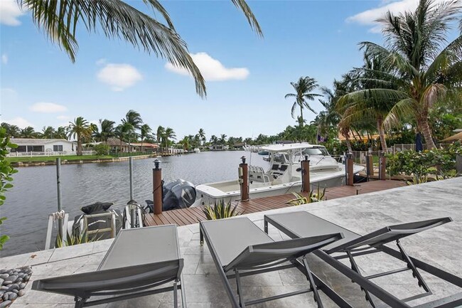 Building Photo - 160 SE 3rd Ct