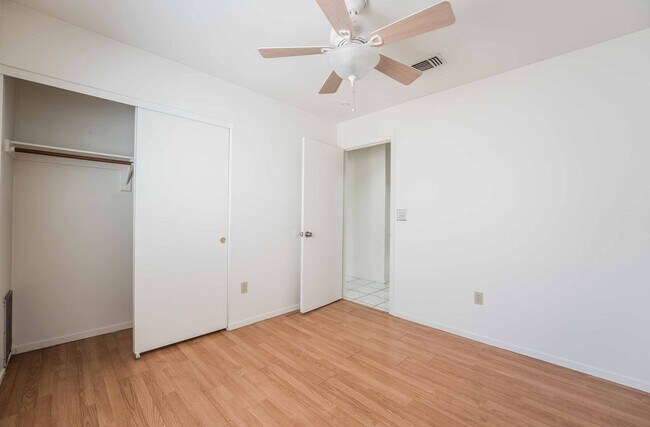 Building Photo - Stunning 3 Bedroom home!