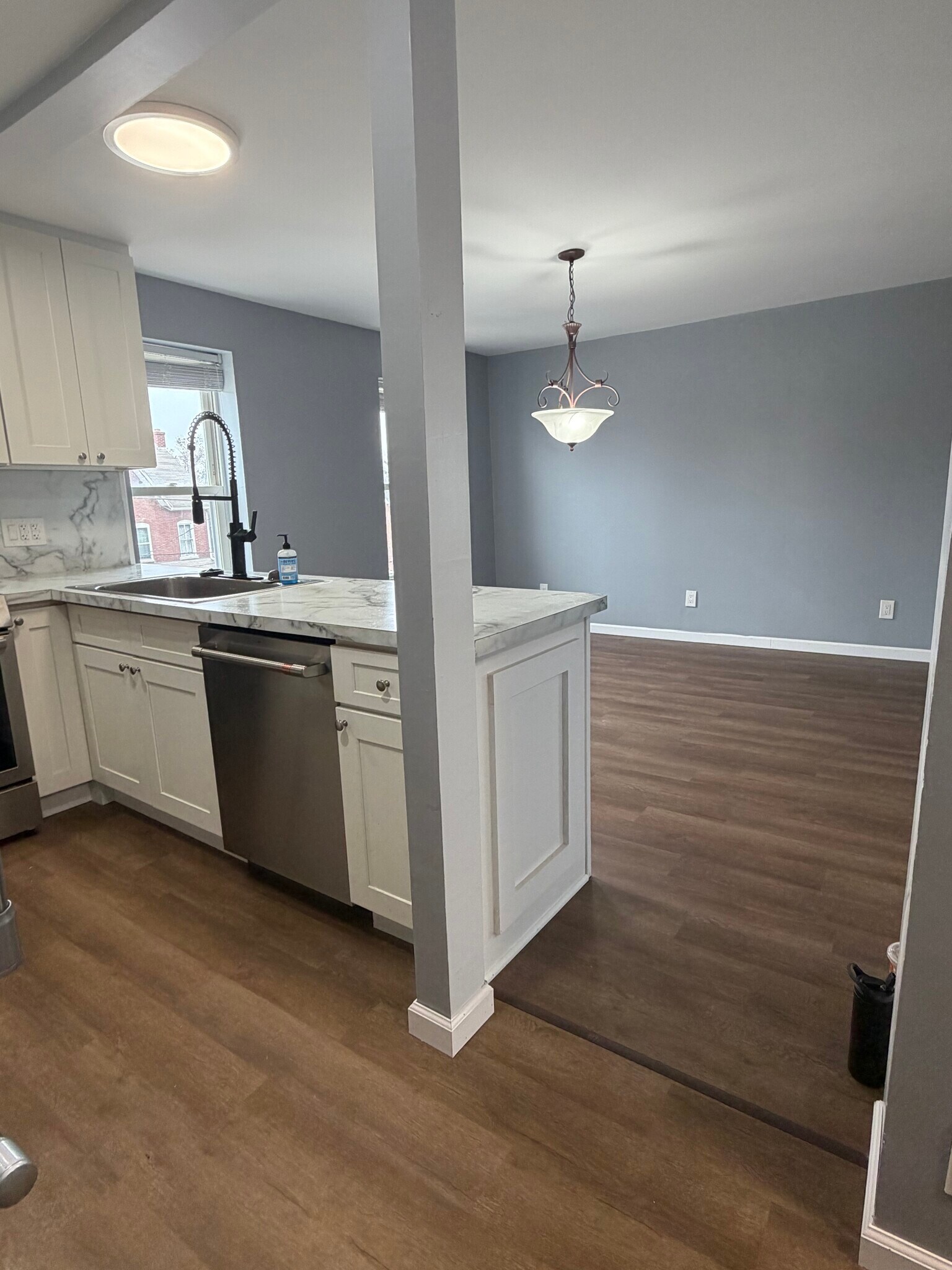 Building Photo - 326 Walnut St