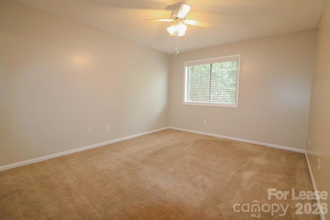Building Photo - 1645 Cedarview Ct
