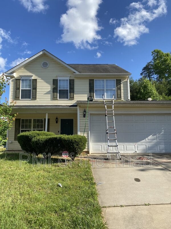 Building Photo - 202 Kinnley Ct