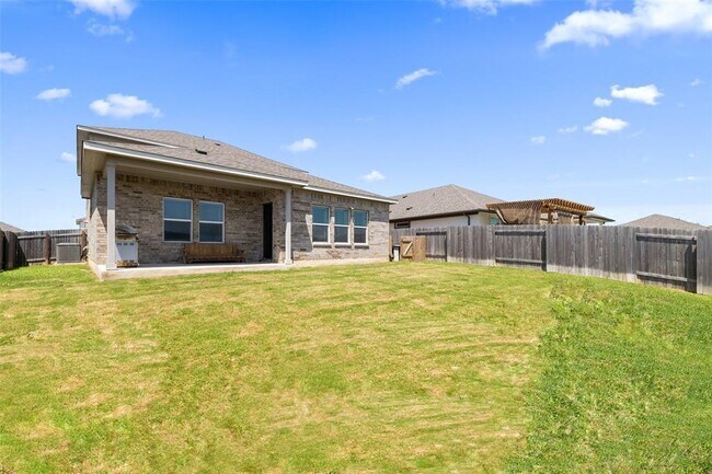 Building Photo - 14029 Heartland Dr