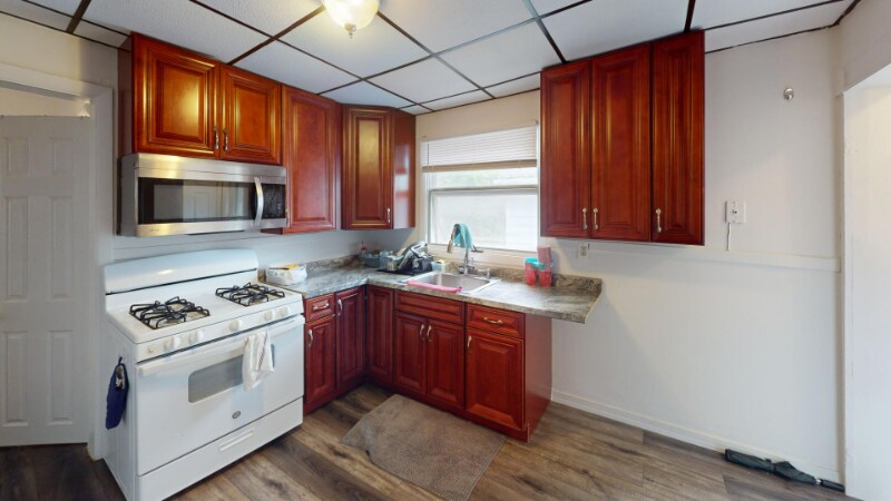 Building Photo - 33 Schubert St