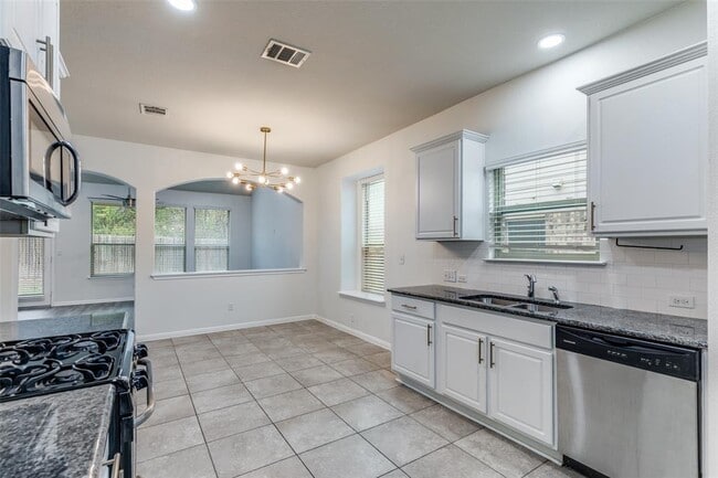 Building Photo - 10805 Owyhee Vw