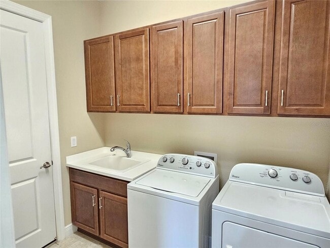 Building Photo - 10361 Crooked Crk Dr