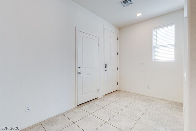 Building Photo - 9858 W Meranto Ave