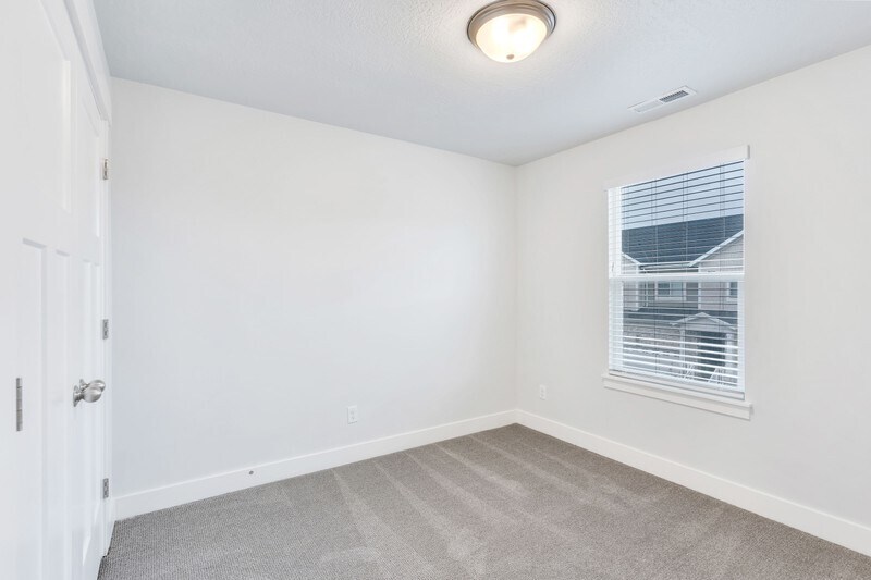 Building Photo - 1613 N 3740 W