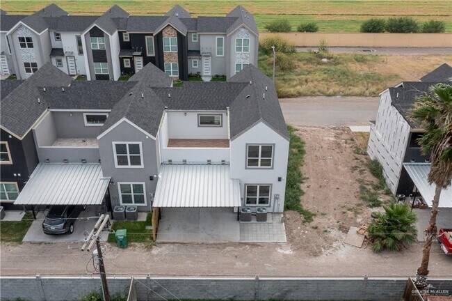 Building Photo - 15 N Crown Point