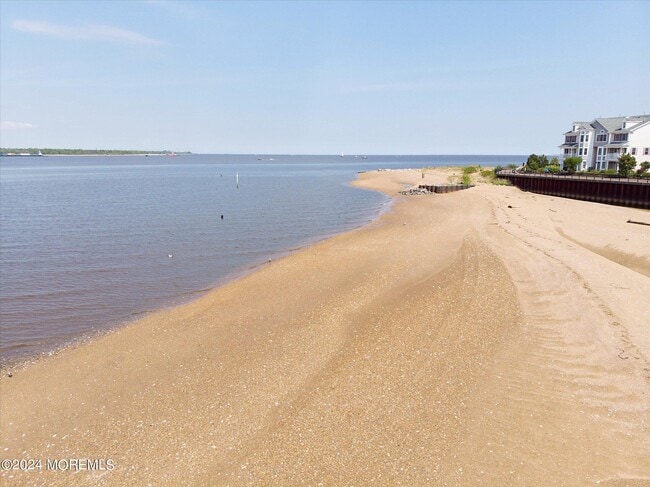 Building Photo - 5 Hilltop Ave