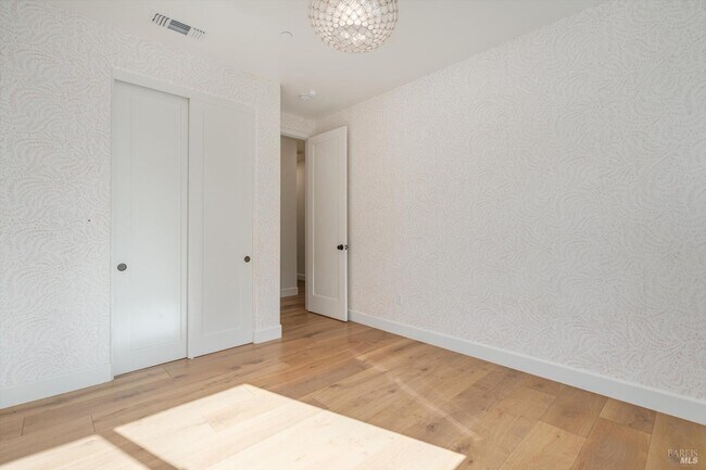 Building Photo - 1980 Bent Tree Pl