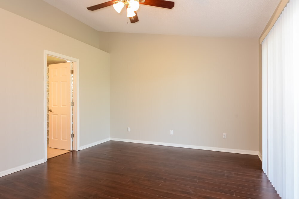 Building Photo - 4505 Sanibel Way