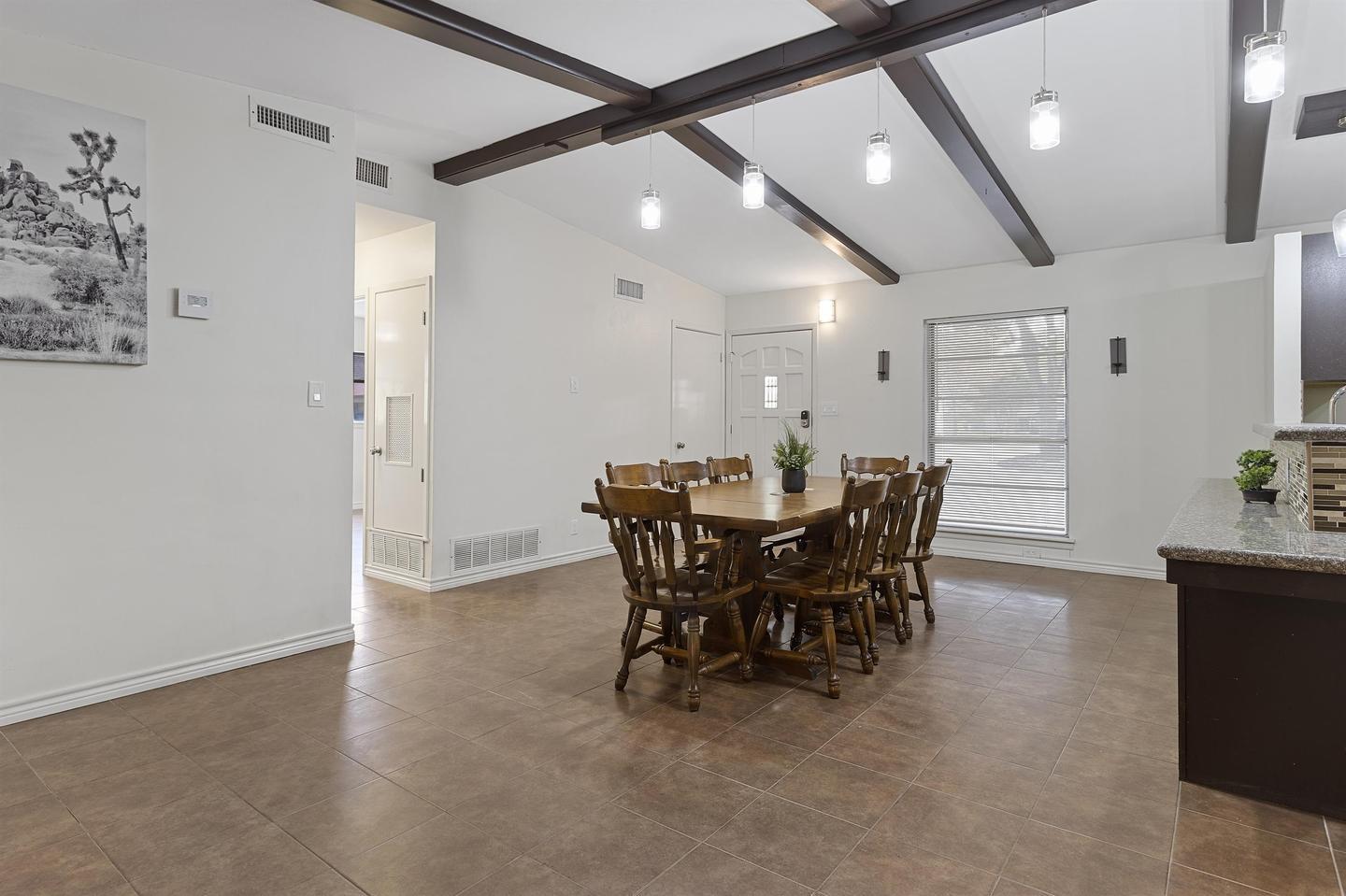 Building Photo - 8407 Deer Haven Dr