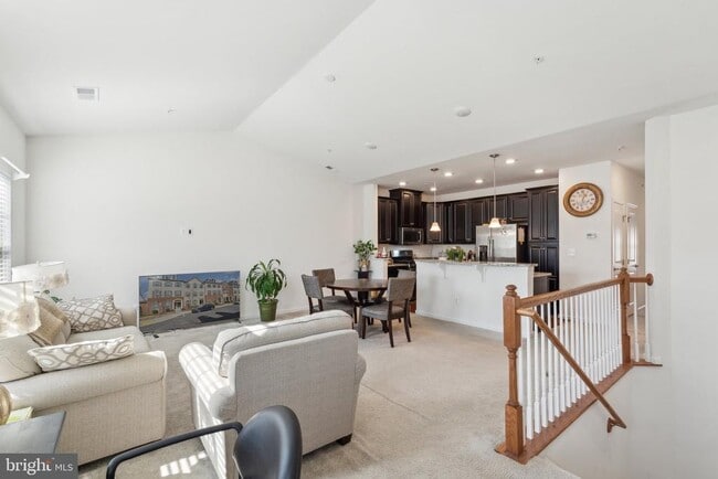 Building Photo - 42116 Piebald Square