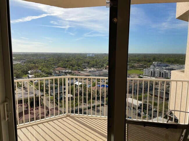 Building Photo - 2104 W First St