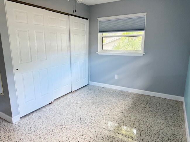 Building Photo - 602 8th St