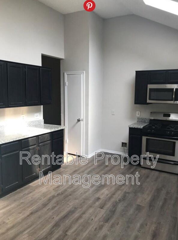 Building Photo - 15311 Appleridge Dr