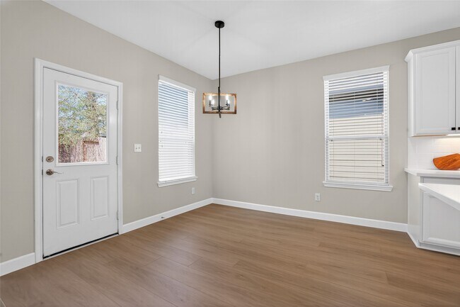 Building Photo - 2080 Lost Timbers Dr