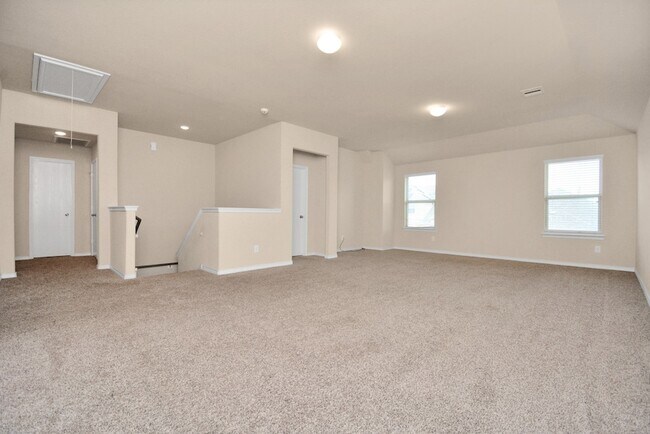 Building Photo - 3210 Aldridge Dr