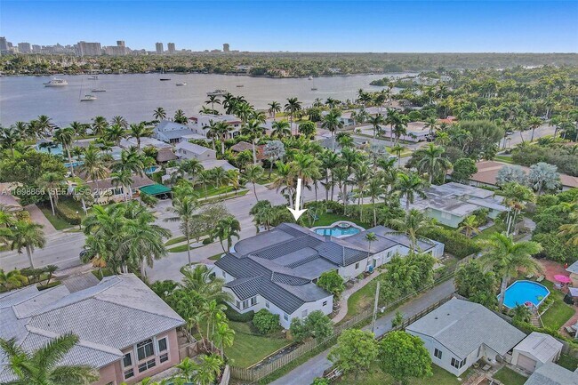 Building Photo - 725 Harrison St