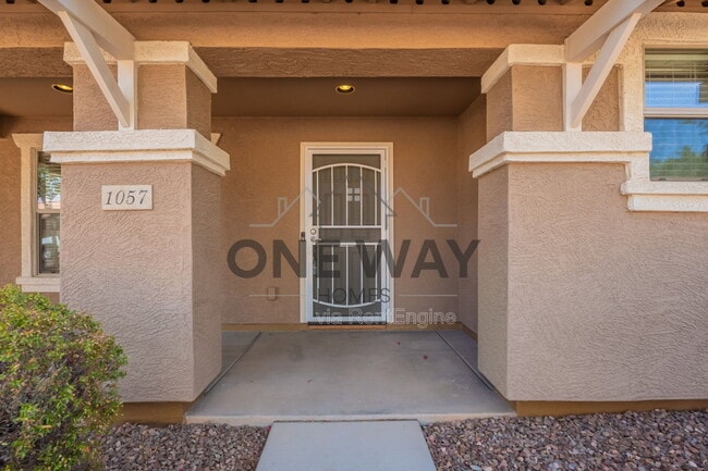 Building Photo - 1057 S Deerfield Ln