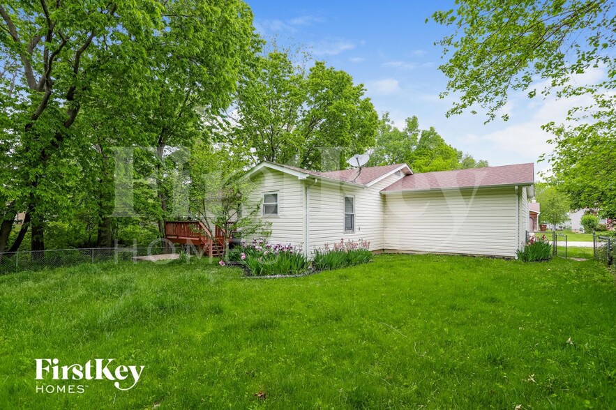 Building Photo - 307 W Sunny Hill Blvd