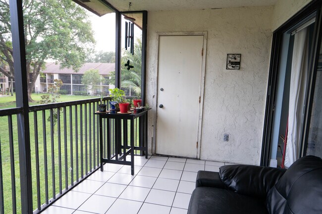 Screened Patio - 2281 SW 15th St