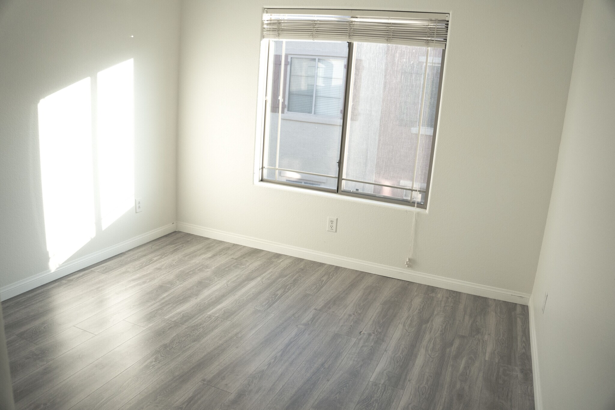 Building Photo - 900 S 94th St