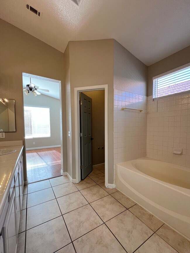 Building Photo - 2981 Paseo Hills Way