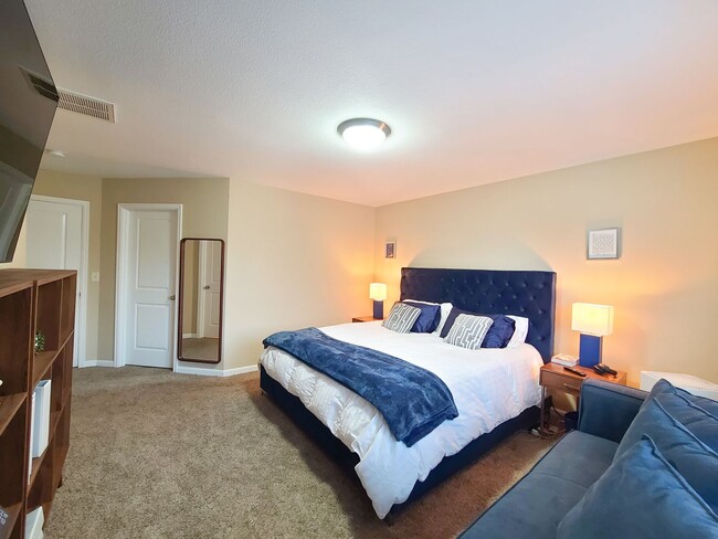 Building Photo - 4 bedroom/2.5 bath in Parkside Estates