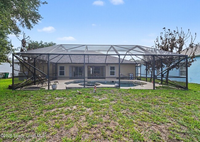 Building Photo - 722 Falls Creek Dr