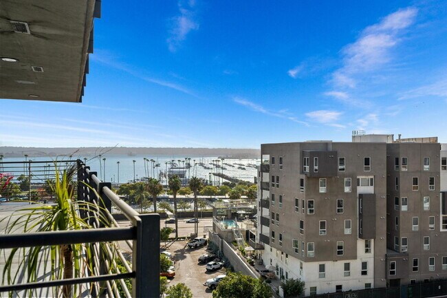 Building Photo - Chic Furnished Loft with Bay Views in the ...