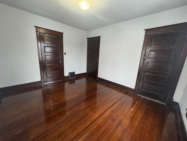 Building Photo - 32 Virginia-S