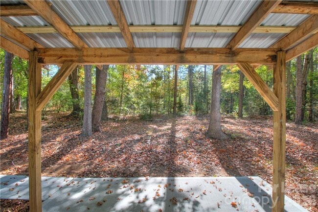 Building Photo - 1300 Sharon Dr