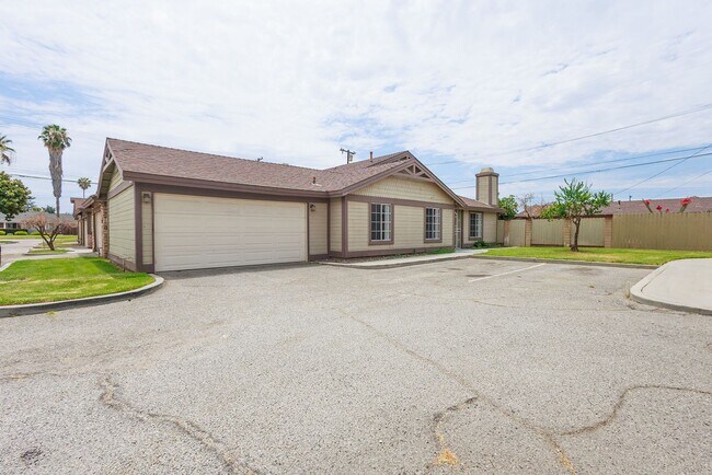 Building Photo - Spacious Single-Story 3-Bedroom Condo with Private Patio and 2-Car Garage