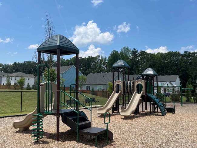 Building Photo - 912 Colton Dr