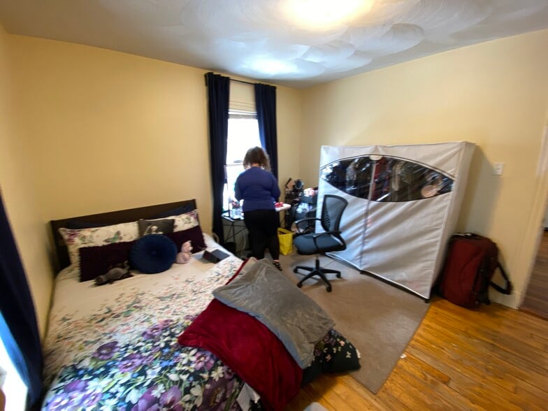 Building Photo - 37 Cameron Ave