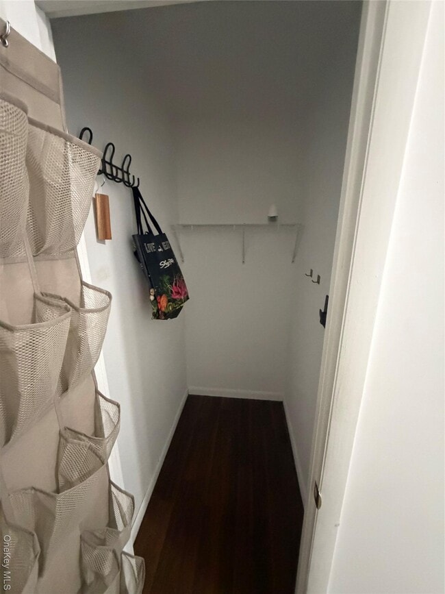 Building Photo - 17 Village Park Dr