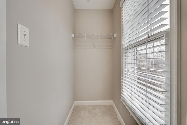 Building Photo - 8872 Ashgrove House Ln