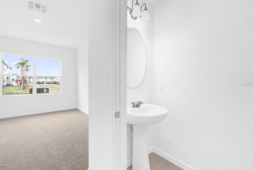 Building Photo - 5942 Chestnut Grv Pl