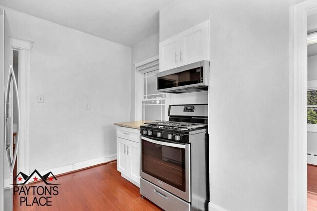 Building Photo - 4820 13th St NW #2